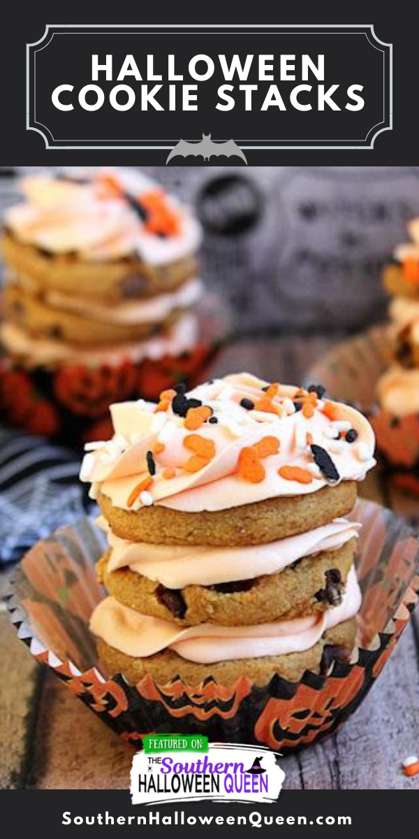 Halloween Cookie Stacks - Swirls of icing and cookie make these Halloween Cookie Stacks a quick and simple Halloween Treat!  via @southernhalloweenqueen