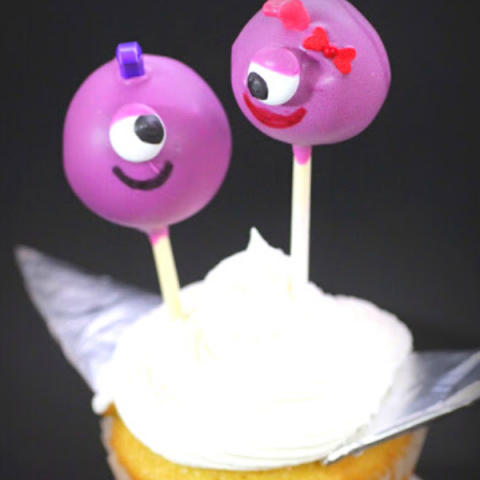 FLYING PURPLE PEOPLE EATER CAKE POPS (2)