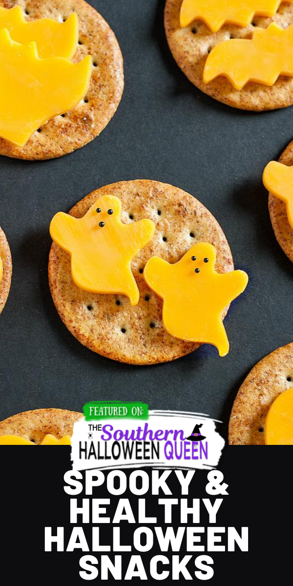SPOOKY AND HEALTHY HALLOWEEN SNACKS - These healthy Spooky and Healthy Halloween Snacks are quick, easy, and frustration-free! via @southernhalloweenqueen