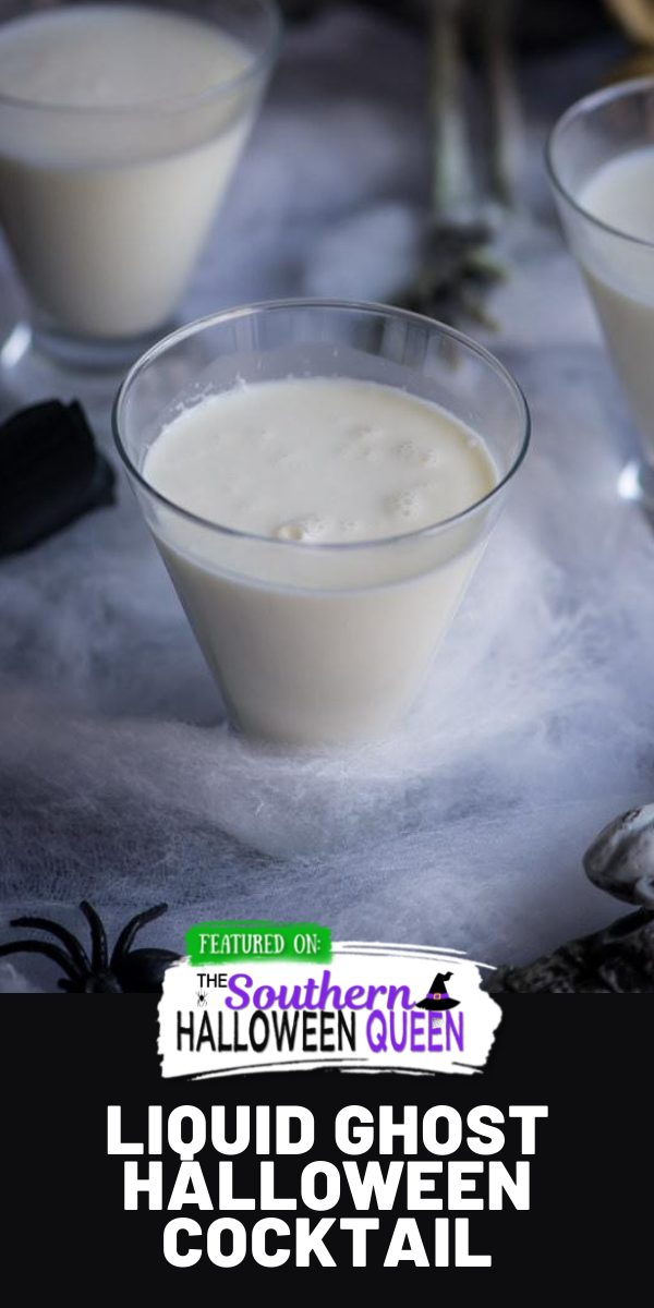 Liquid Ghost Halloween Cocktail - Melt a ghost and then make these Liquid Ghost Halloween Cocktail for a spooky cocktail that is perfect for your Adults only Halloween Party!! via @southernhalloweenqueen