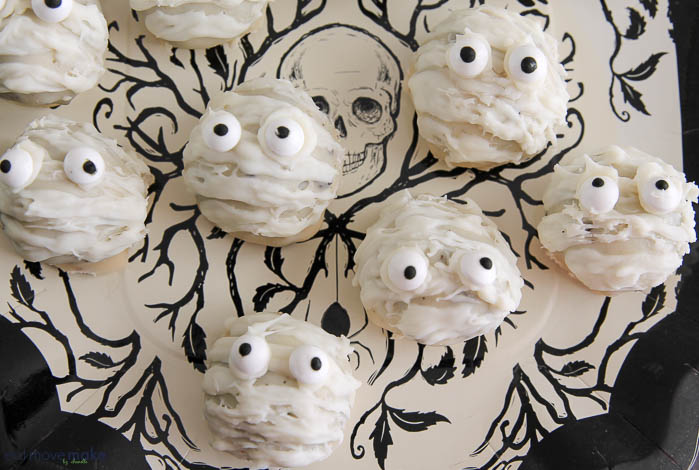 Mummy Cookie Bites