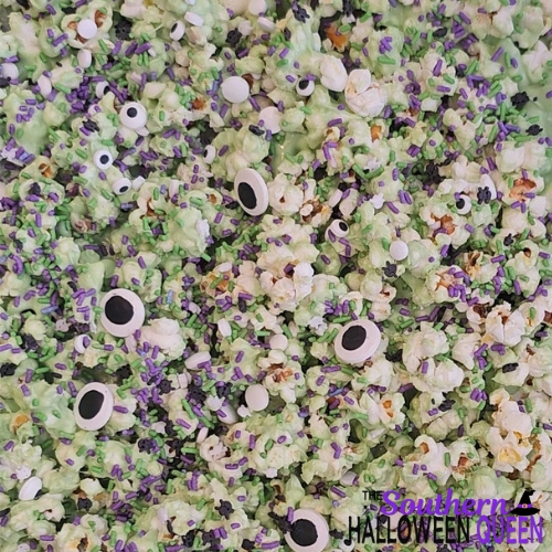 popcorn with green candy melts (1)